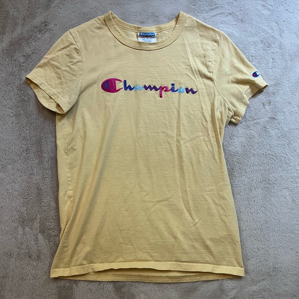 CHAMPION: Women’s XS “Classic T-Shirt” | pale yellow, retro, short-sleeve tee